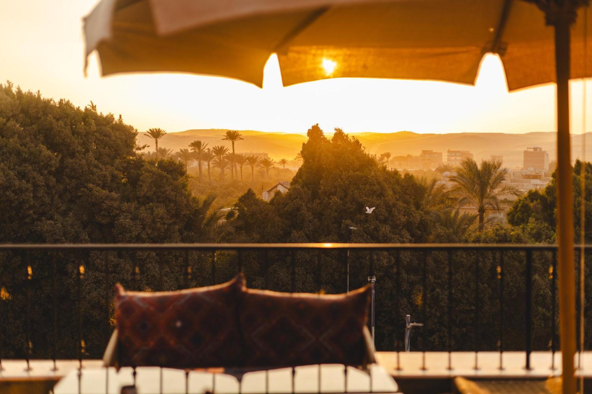 Almas Pyramids View Hotel Kafret el-Gabal Exteriör bild