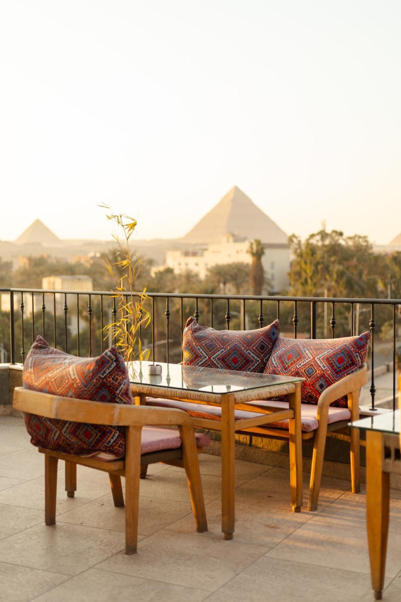 Almas Pyramids View Hotel Kafret el-Gabal Exteriör bild