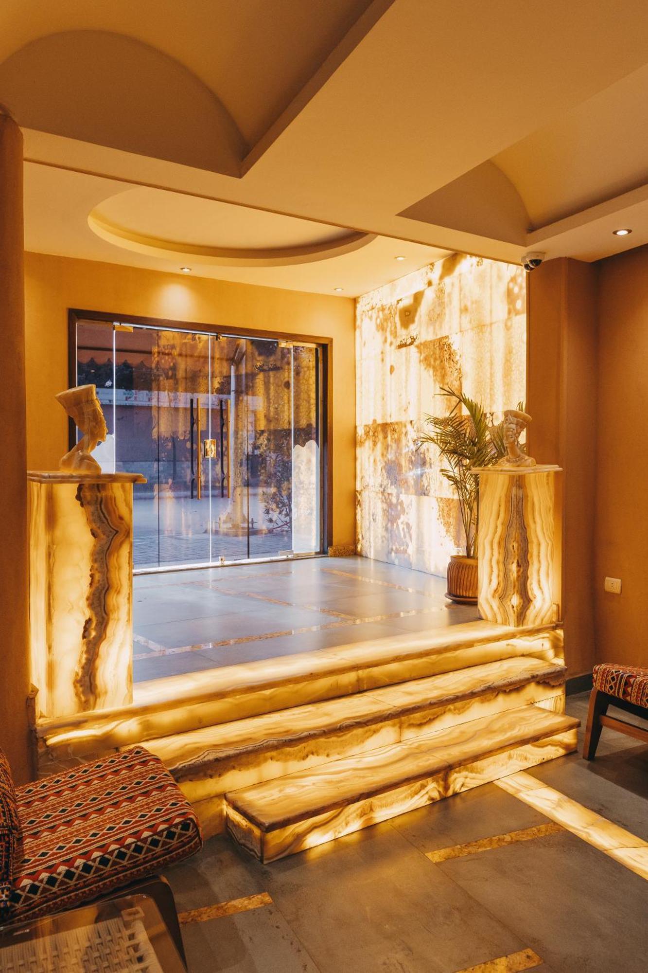 Almas Pyramids View Hotel Kafret el-Gabal Exteriör bild